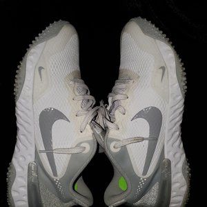 Men White Nike Huarache Elite 3